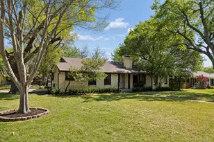 9262 Forest Hills Blvd, Dallas, TX 75218 - Photo 2