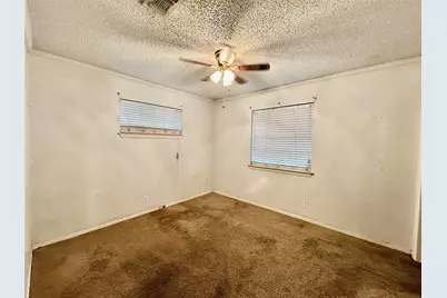 303 N Caesar Street, Ennis, TX 75119 - Photo 10