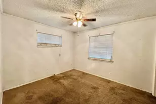 303 N Caesar St, Ennis, TX 75119 - Photo 10