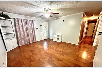 303 N Caesar Street, Ennis, TX 75119 - Photo 4