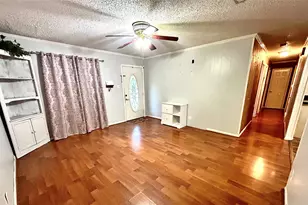 303 N Caesar St, Ennis, TX 75119 - Photo 4