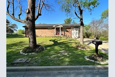 303 N Caesar Street, Ennis, TX 75119 - Photo 1