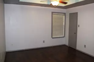 915 W Lovers Ln, Arlington, TX 76013 - Photo 12