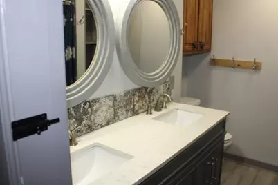 915 W Lovers Lane, Arlington, TX 76013 - Photo 14