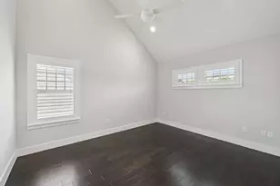 656 Bishop Heights Ln, Dallas, TX 75208 - Photo 12