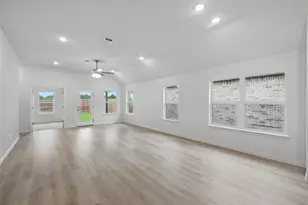 949 Schuberts Rd, Fort Worth, TX 76247 - Photo 8