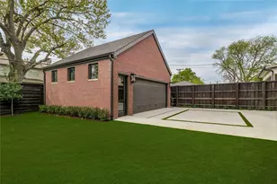 6834 Northridge Dr, Dallas, TX 75214 - Photo 36