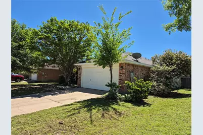 1001 Rock Springs Drive, Burleson, TX 76028 - Photo 4