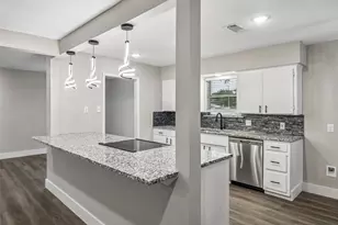 1702 Northcrest Dr, Arlington, TX 76012 - Photo 10