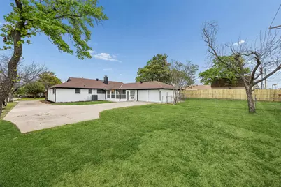 1702 Northcrest Drive, Arlington, TX 76012 - Photo 26