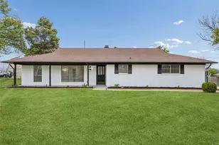 1702 Northcrest Dr, Arlington, TX 76012 - Photo 2
