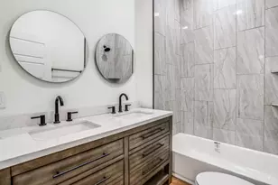 3423 S Harwood St, Dallas, TX 75215 - Photo 8