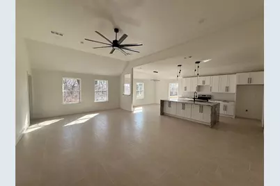 504 Bellaire Circle, Mineral Wells, TX 76067 - Photo 4