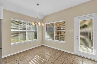 6705 Marie Weldon Court, Arlington, TX 76001 - Photo 10