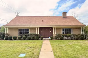 1102 N Edwards Ct, Irving, TX 75062 - Photo 2