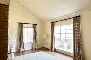 1102 N Edwards Ct, Irving, TX 75062 - Photo 6