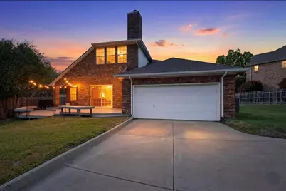 100 Shumard Court, Irving, TX 75063 - Photo 2