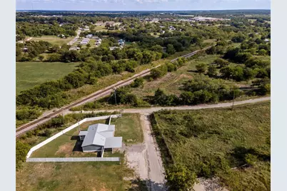 401 Barker Street, Bowie, TX 76230 - Photo 22