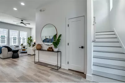 631 N Tyler Street #304, Dallas, TX 75208 - Photo 4