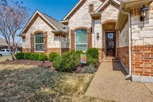2721 Driftwood Crk Trl, Celina, TX 75078 - Photo 2