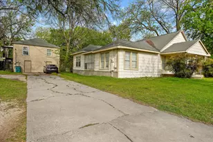 317 Ritchey St, Gainesville, TX 76240 - Photo 2