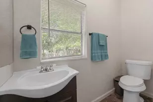 317 Ritchey St, Gainesville, TX 76240 - Photo 8