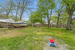 404 S Morris St, Gainesville, TX 76240 - Photo 8