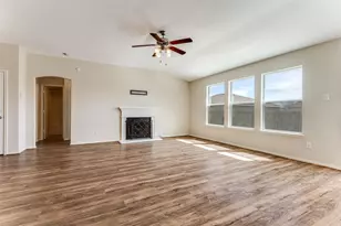 725 Redwing Dr, Saginaw, TX 76131 - Photo 10