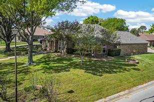 301 Raintree Dr, Highland Village, TX 75077 - Photo 2