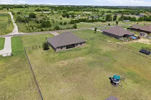 8600 County Rd 1229, Godley, TX 76044 - Photo 32