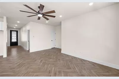 2418 Beverly Drive, Granbury, TX 76048 - Photo 14