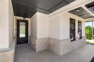 2418 Beverly Dr, Granbury, TX 76048 - Photo 4