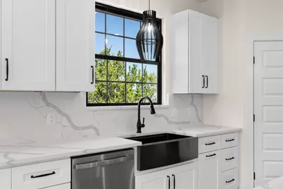 2418 Beverly Drive, Granbury, TX 76048 - Photo 6