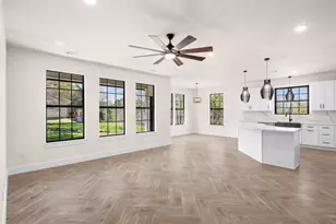 2418 Beverly Dr, Granbury, TX 76048 - Photo 12