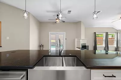 1202 Angel Fire Lane, Arlington, TX 76001 - Photo 8