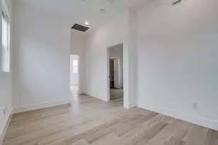 2323 Douglas Ave, Dallas, TX 75219 - Photo 10