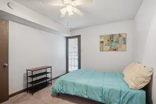 9520 Royal Ln, Dallas, TX 75243 - Photo 10