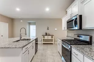 605 Basteen Ln, Justin, TX 76247 - Photo 4