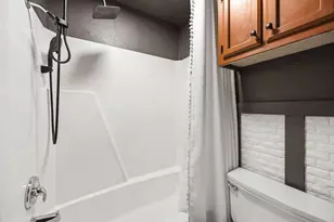 227 Diane Dr, Sanger, TX 76266 - Photo 24