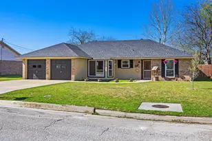 227 Diane Dr, Sanger, TX 76266 - Photo 2