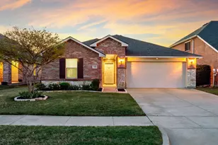 704 Bastrop Dr, Arlington, TX 76002 - Photo 1