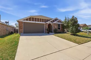 421 Mariscal Pl, Fort Worth, TX 76131 - Photo 2