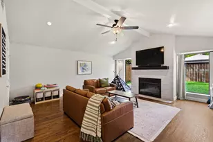 10111 Shadyview Dr, Dallas, TX 75238 - Photo 12