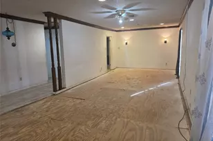 2617 Loraine St, Fort Worth, TX 76106 - Photo 2