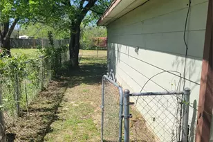 747 Luther Ln, Gun Barrel City, TX 75156 - Photo 10