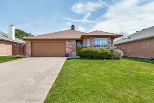 3132 Pheasant Run Ct, Grand Prairie, TX 75052 - Photo 1