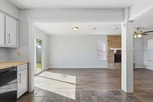 1885 Cliff View Dr, Lewisville, TX 75077 - Photo 14