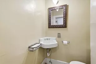1306 N Locust St, Denton, TX 76201 - Photo 32