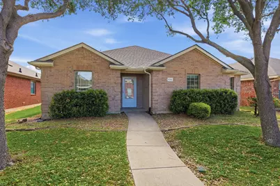 832 Clear Creek Drive, DeSoto, TX 75115 - Photo 2