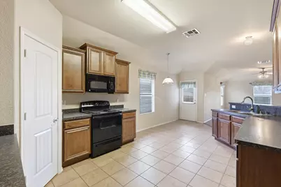 832 Clear Creek Drive, DeSoto, TX 75115 - Photo 12